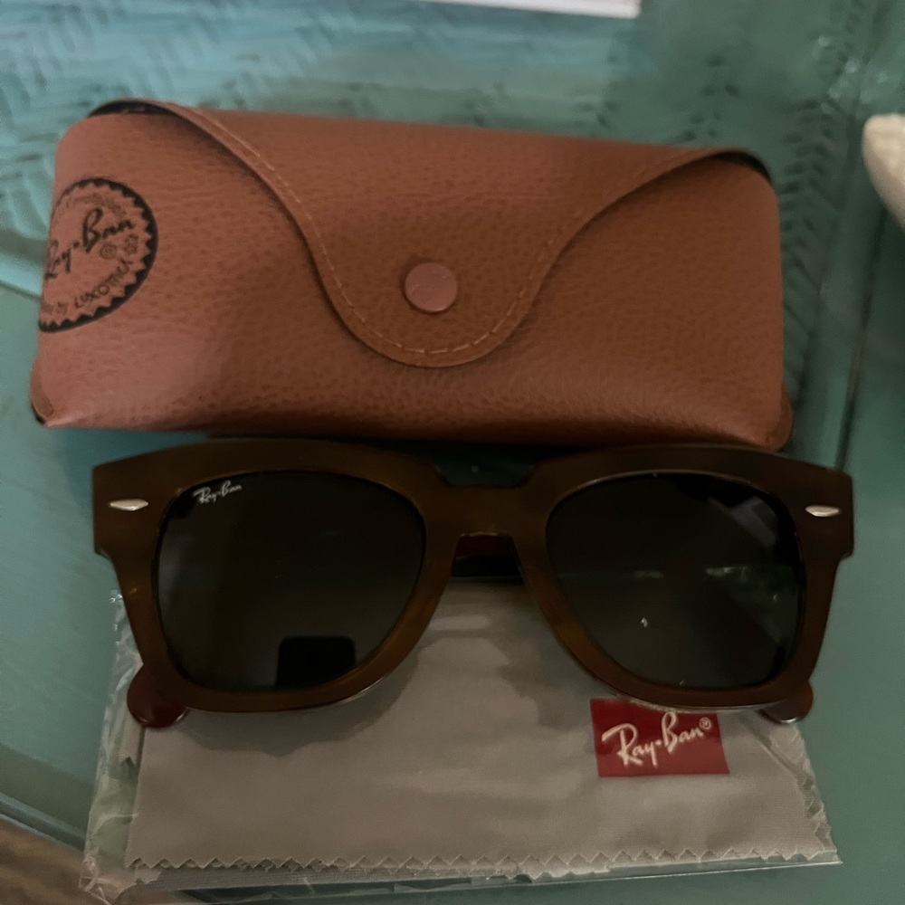 The “state street” from Ray-Ban
